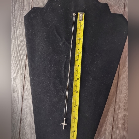 14 karat solid gold 12 diamond cross pendant with box link chain - Picture 7 of 12